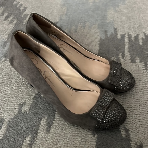 Jessica Simpson gray sparkle front with bows suede slip on heels size 7 - Picture 2 of 7